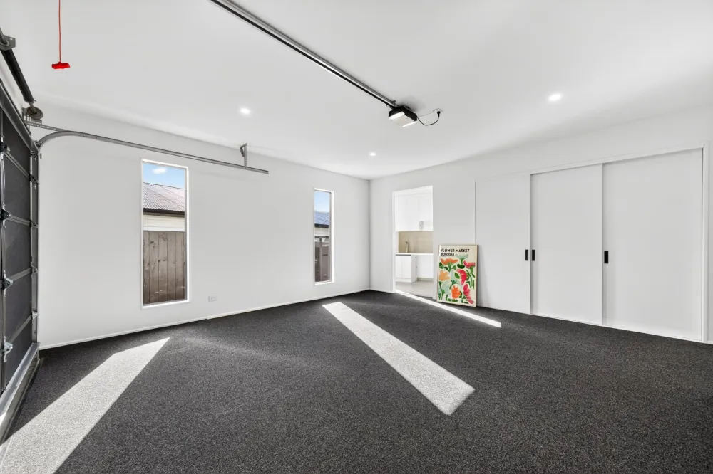 Photos of 39B Waiatarua Road