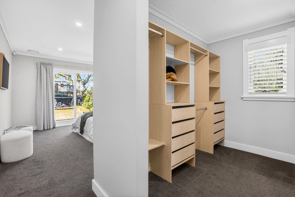 Photos of 9 Woodhouse Road