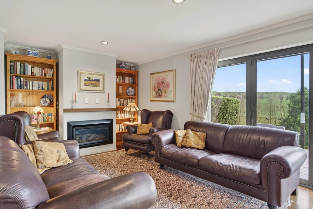 Photos of 283 Maungakaramea Road