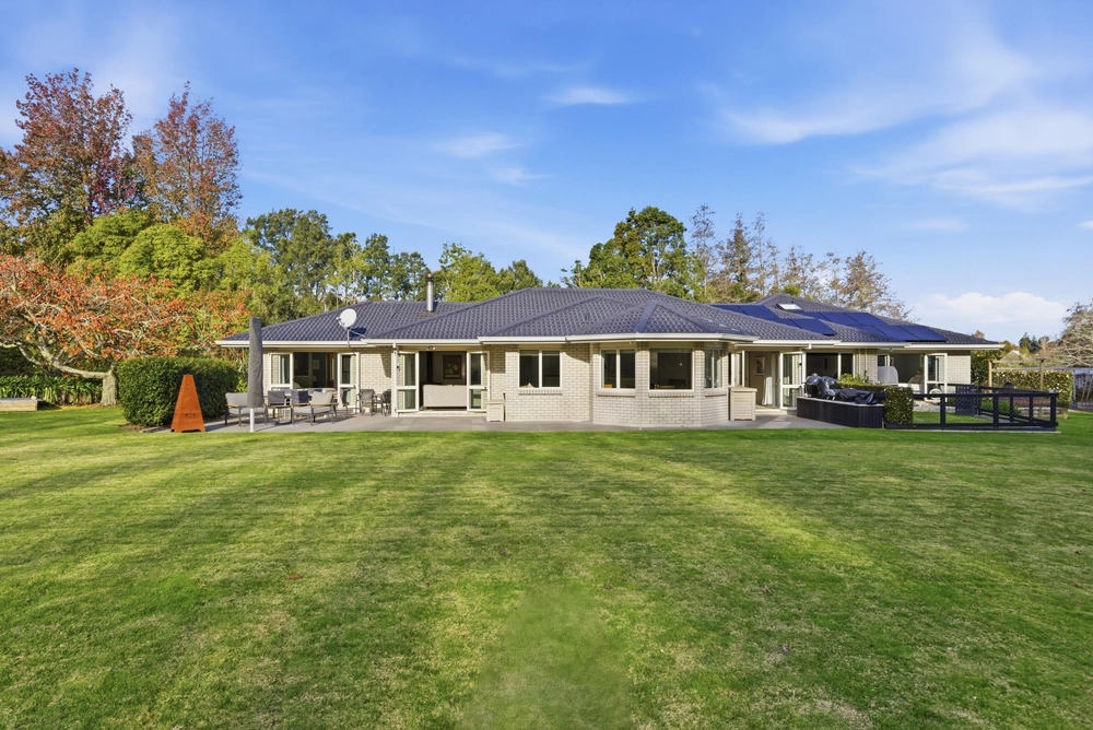 Photos of 328 Newell Road