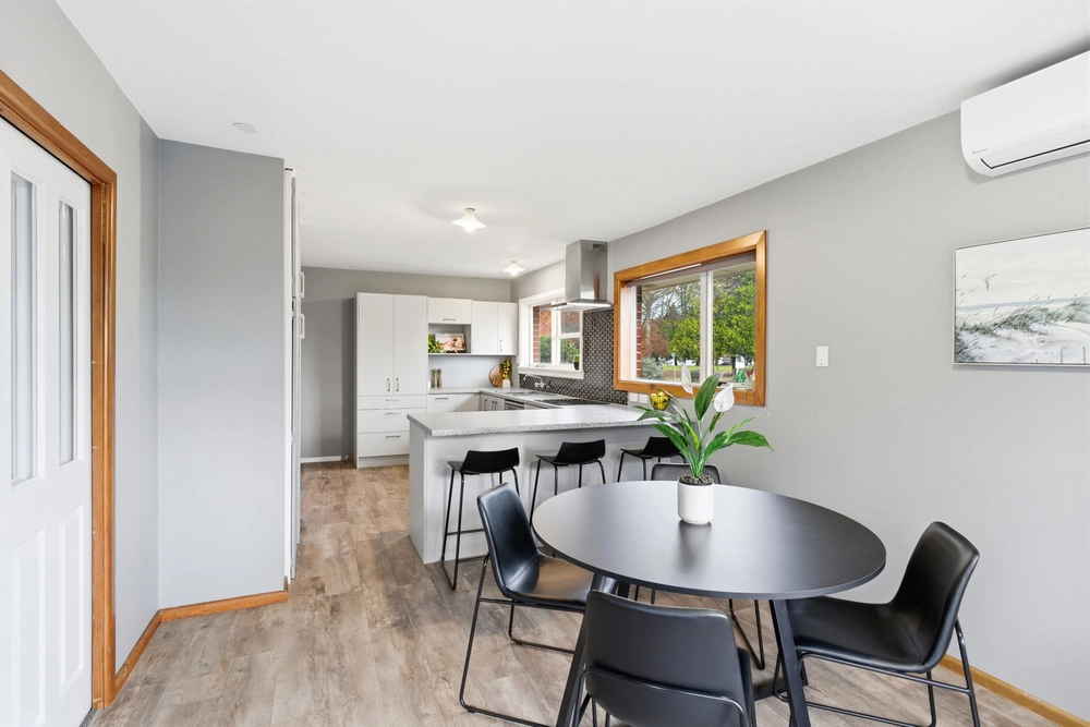 Photos of 50 Staveley Street
