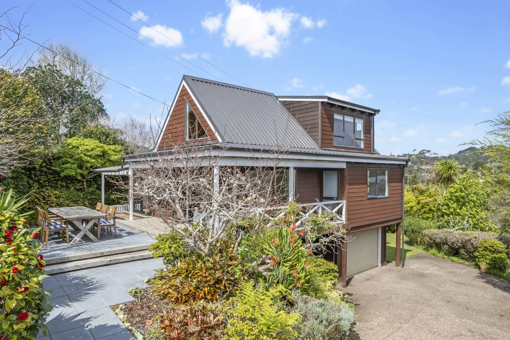Photos of 99 captain scott road