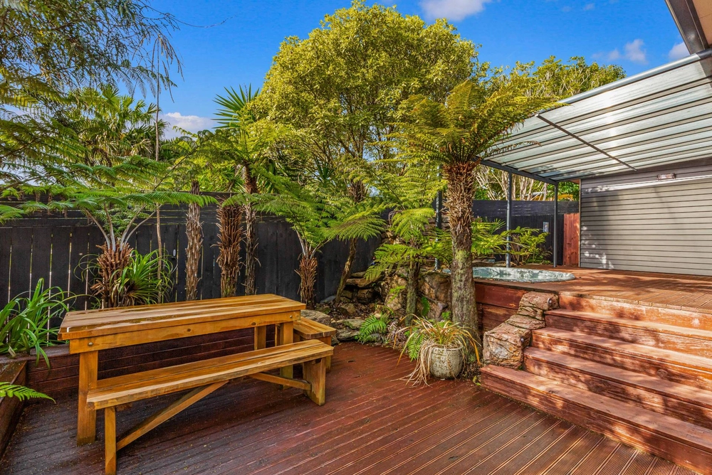 Photos of 33 taipari road te