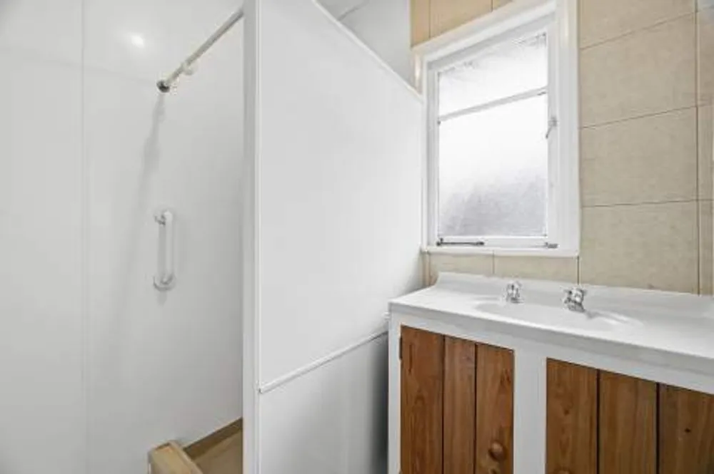 Photos of 25 Russell Road