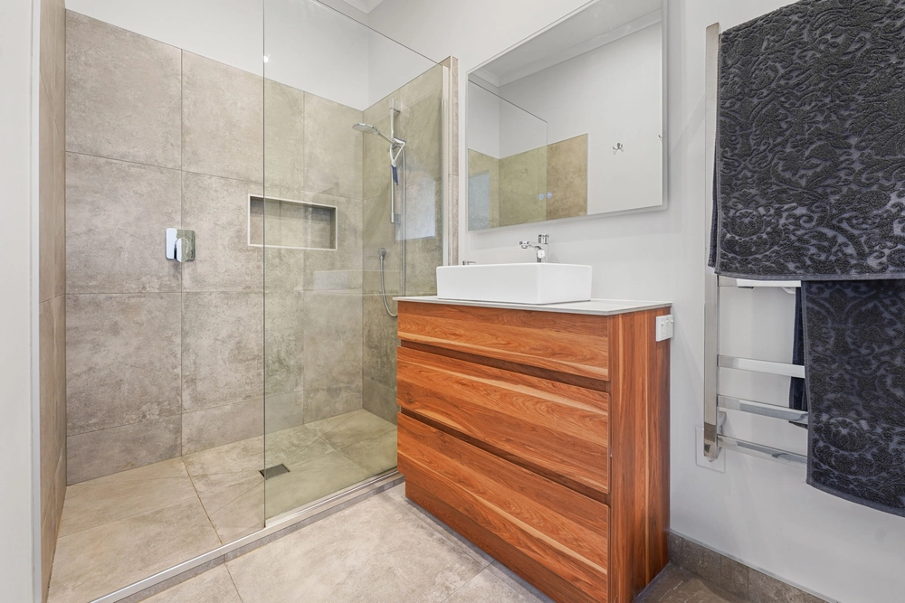 Photos of 19G Vause Street