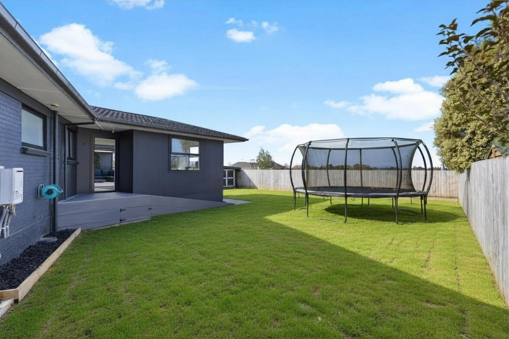 Photos of 121 Baverstock Road