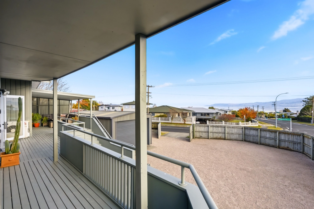 Photos of 42 Ngamotu Road