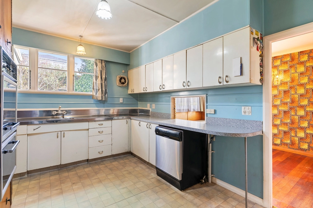 Photos of 9 Bassett Road