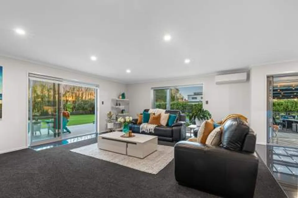 Photos of 1 Royal Ascot Drive