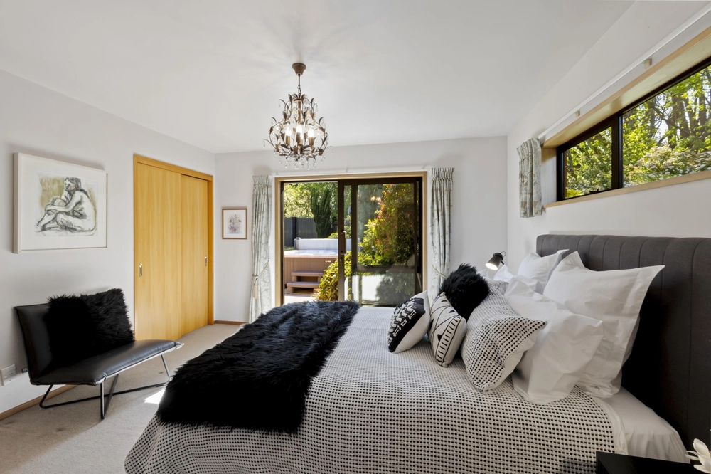 Photos of 353A Littles Road