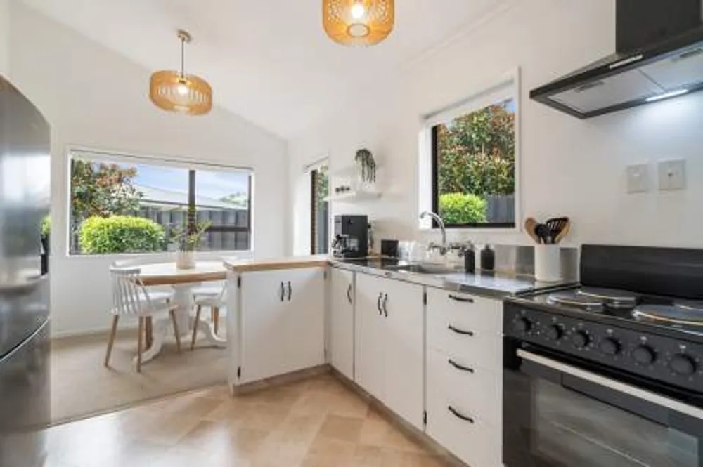 Photos of 48 Eaton Crescent