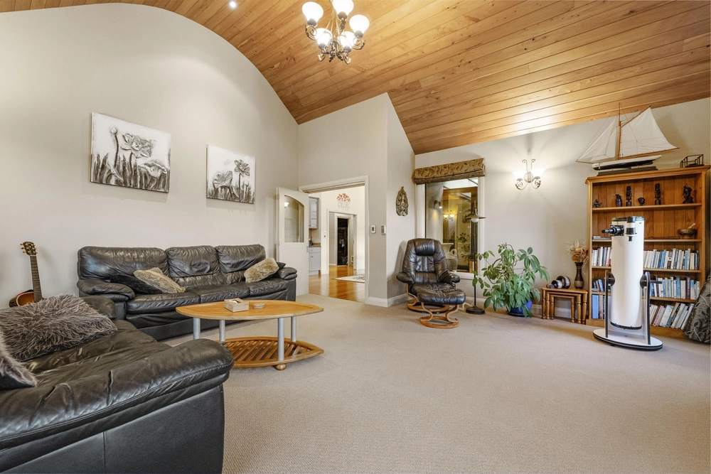 Photos of 38 Sovereign Drive