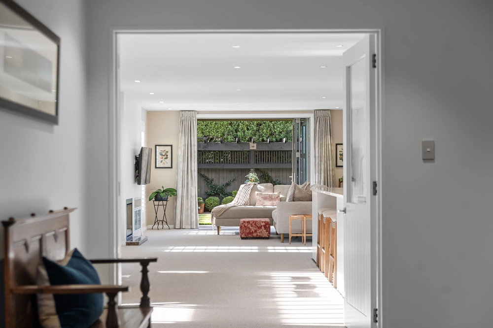 Photos of 20 Thornycroft Street
