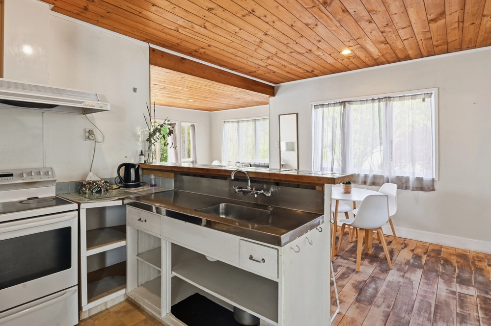 Photos of 8 Benn Road