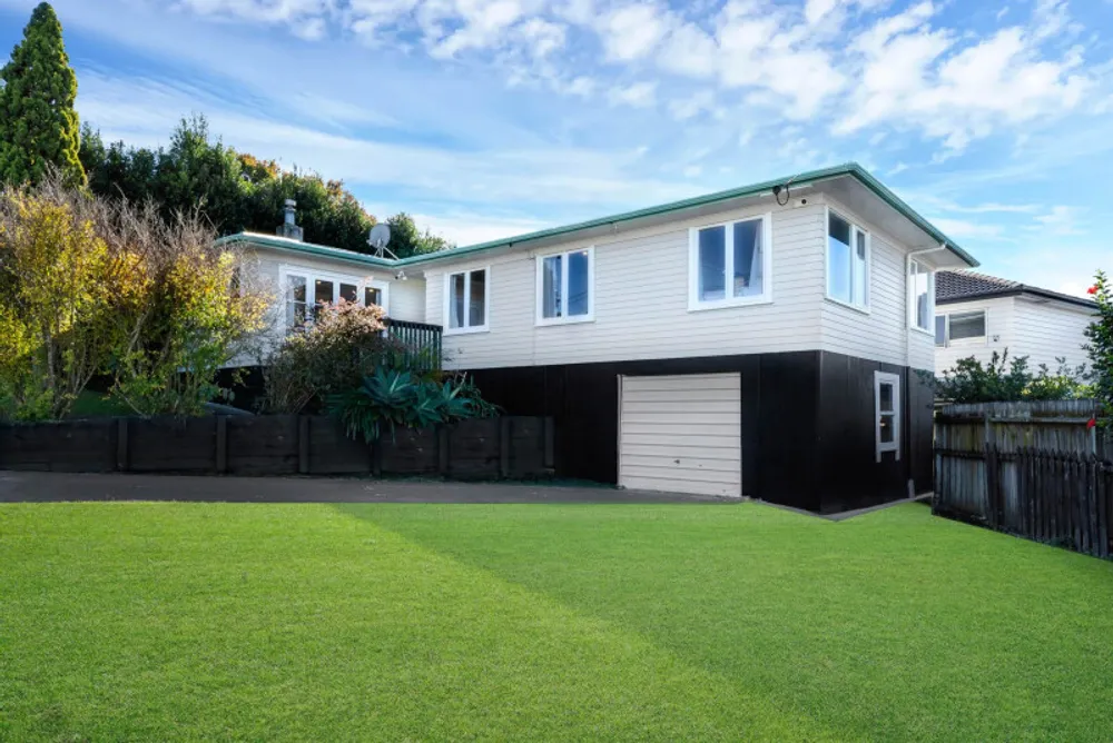 Photos of 3 Meadowvale Avenue