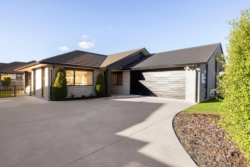 Photos of 23 Kingdon Street