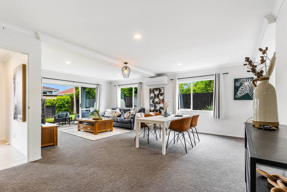 Photos of 79a wharf road te