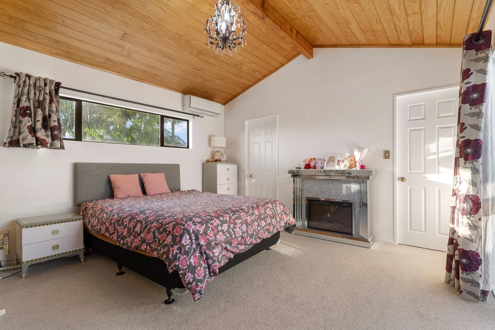 Photos of 34 Saint Annes Crescent
