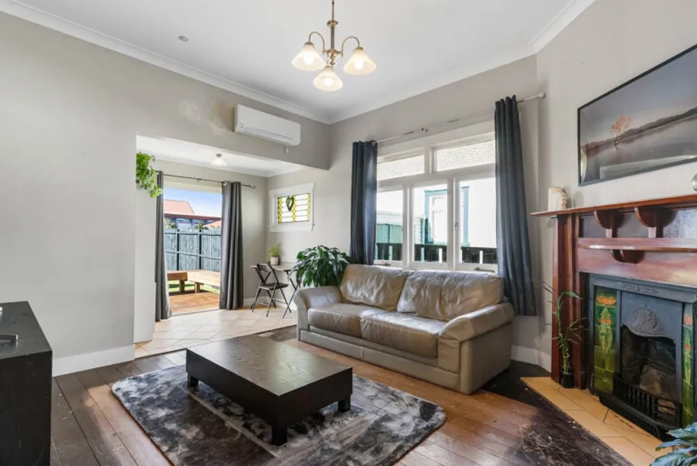 Photos of 140 Seddon Street