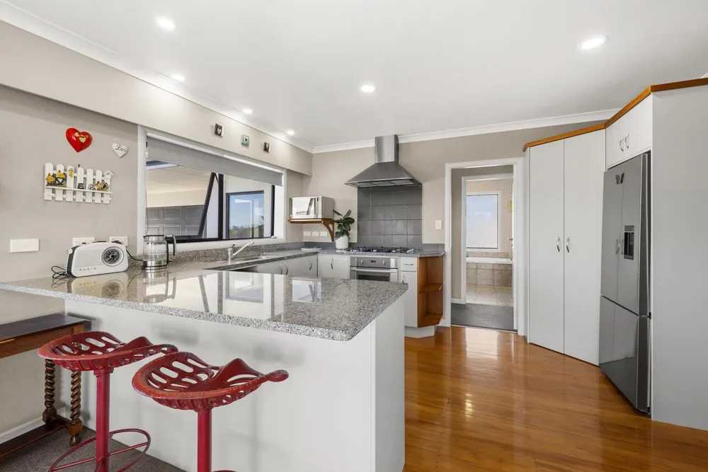 Photos of Unit 3, 957 Taotaoroa Road