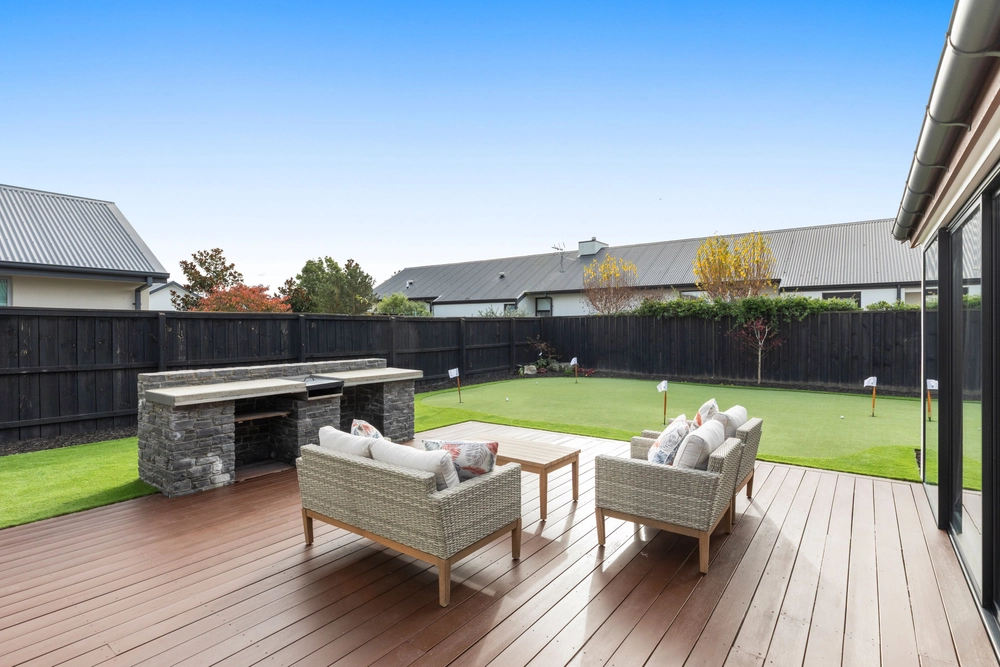 Photos of 6 Waterstock Way