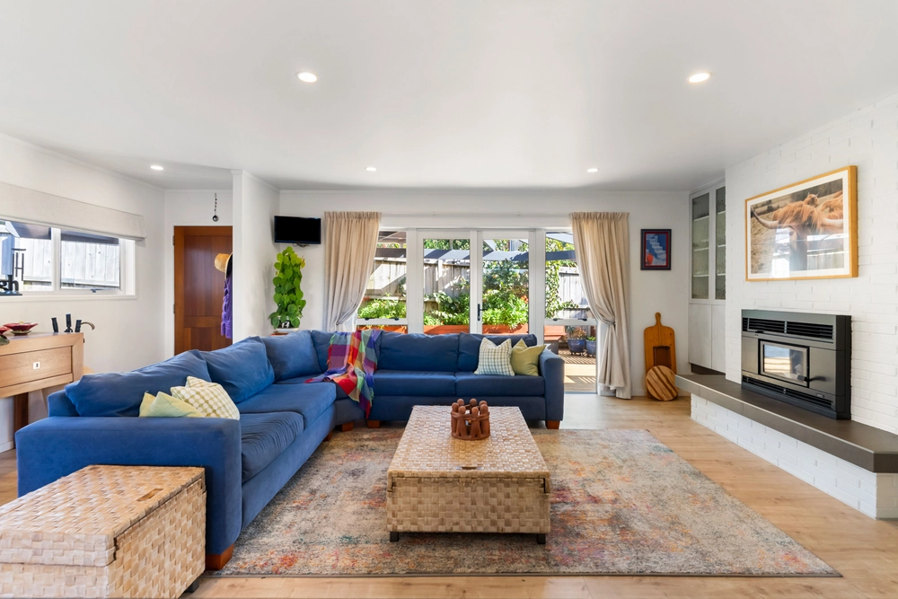 Photos of 18 Uppingham Crescent