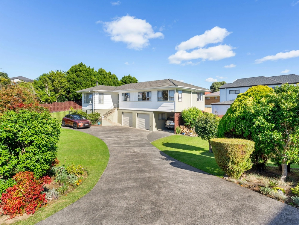 Photos of 22 Jandell Crescent