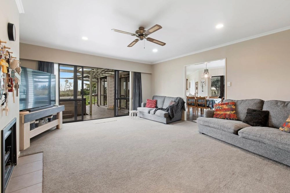 Photos of 80 Oira Road