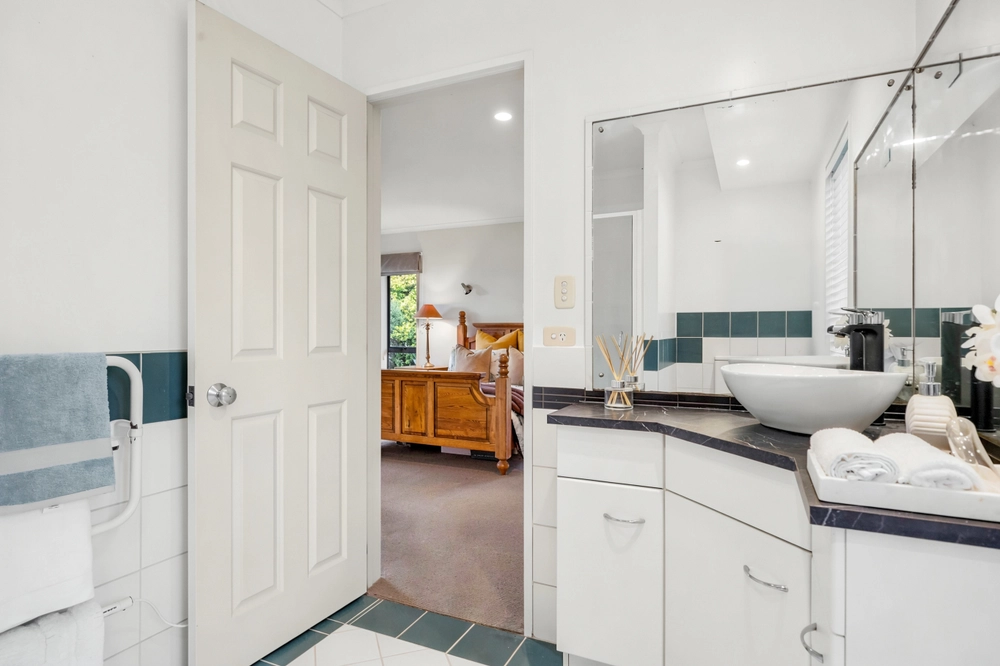 Photos of 94 Sowerby Heights