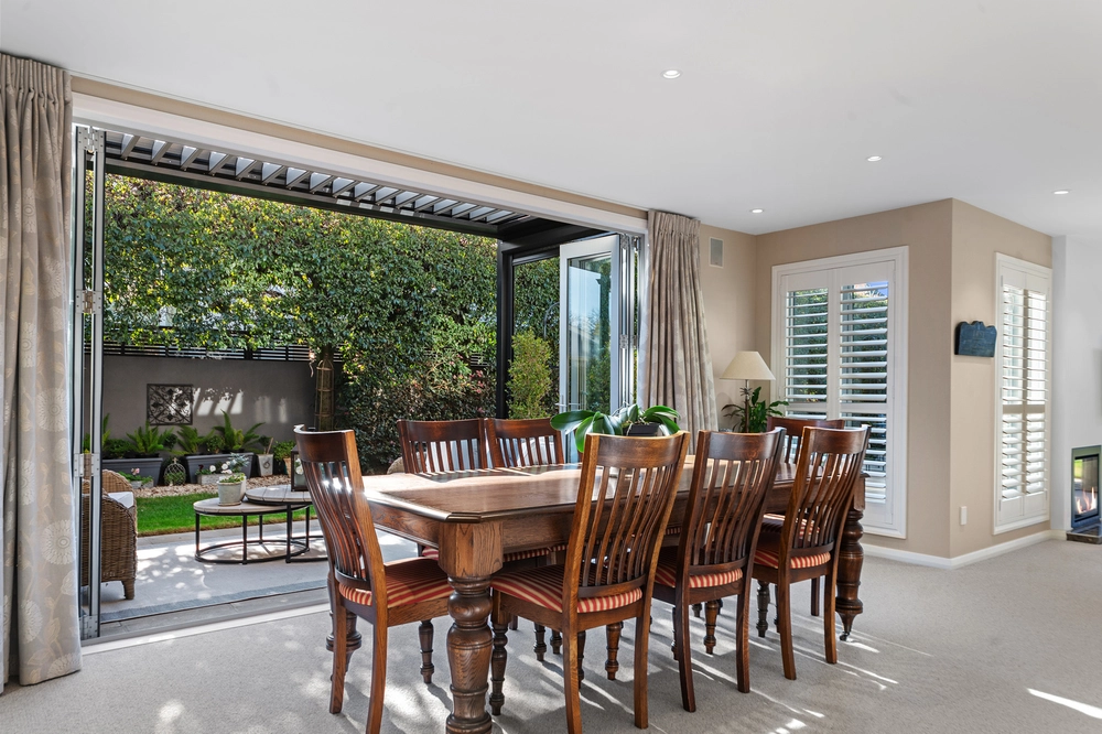 Photos of 20 Thornycroft Street