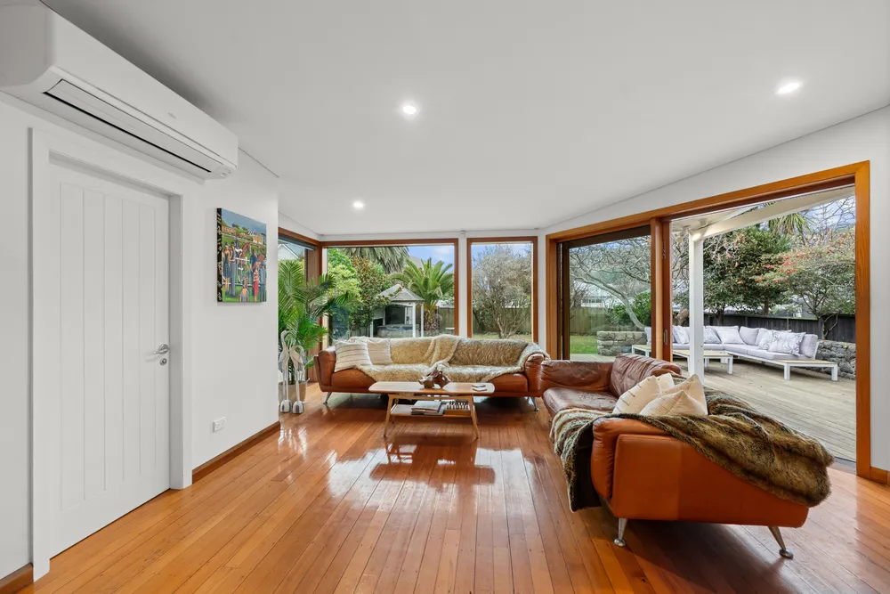 Photos of 122 Esplanade