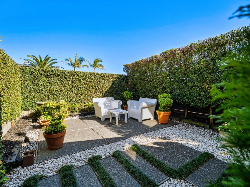 Photos of 35E Oceanbeach Road