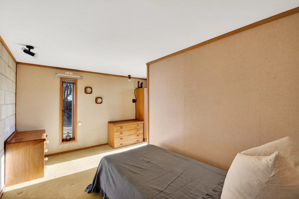 Photos of 122A Chaucer Road North