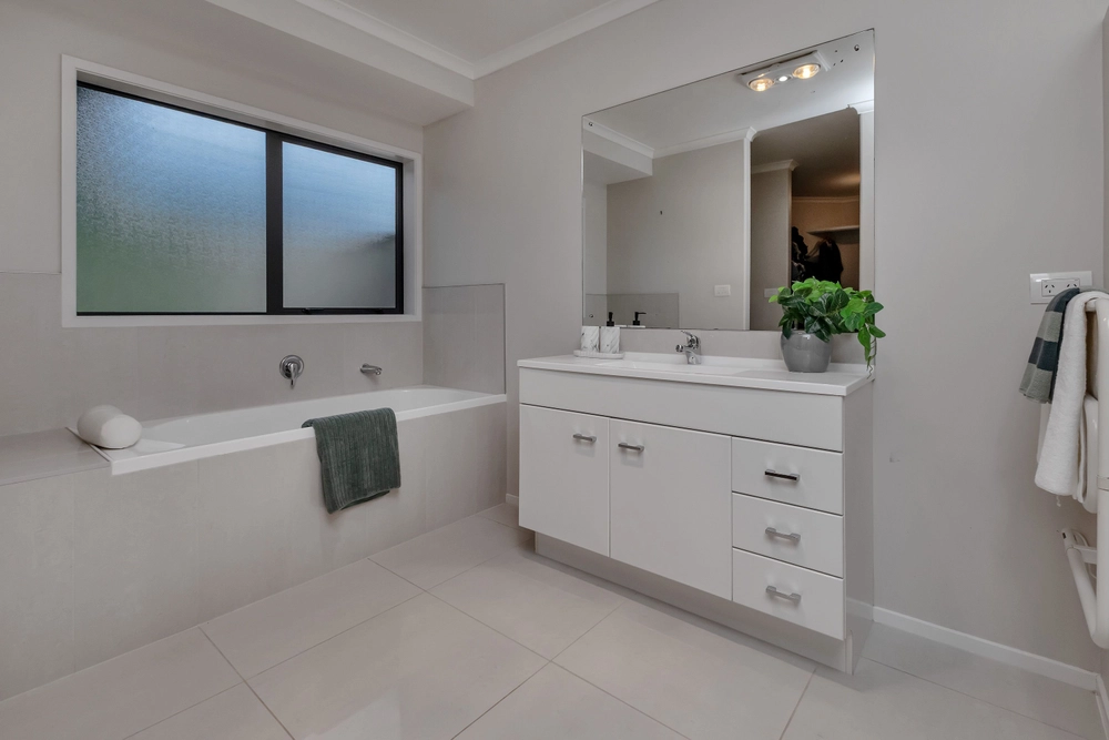 Photos of 43 Roydon Drive