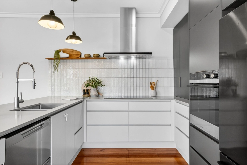 Photos of 9 Woodhouse Road