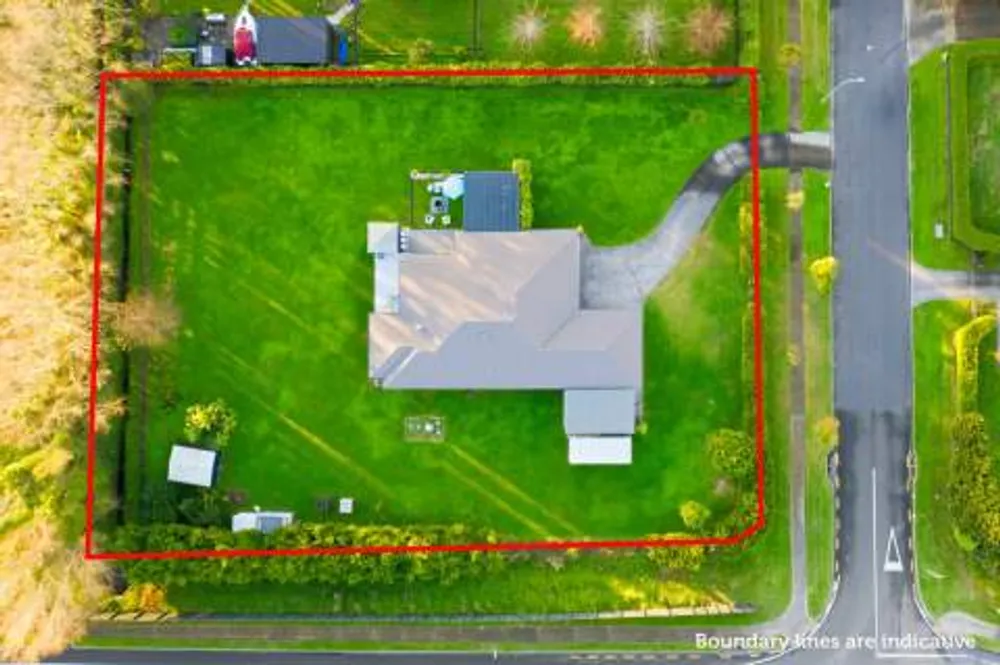 Photos of 1 Royal Ascot Drive