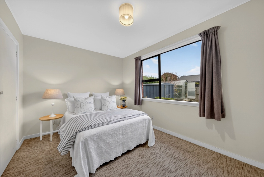 Photos of 70 Toorak Avenue