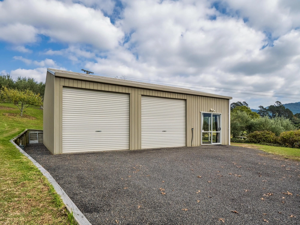 Photos of 265A Hot Springs Road