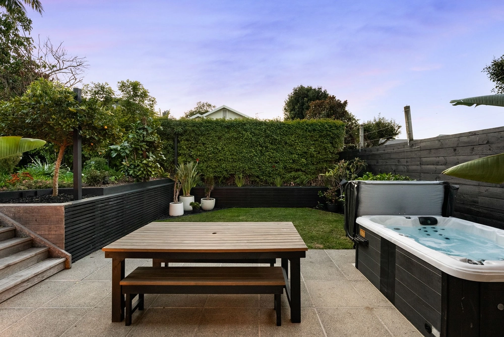 Photos of 46 Cumberland Avenue