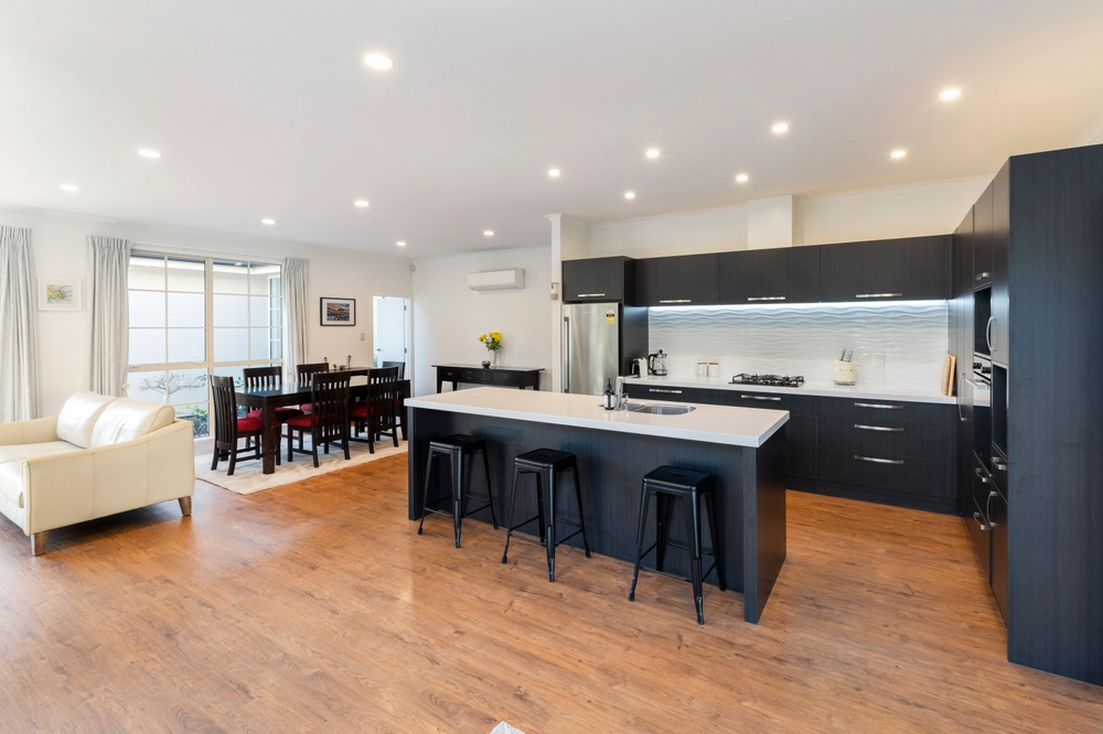 Photos of 2 Applefield Court
