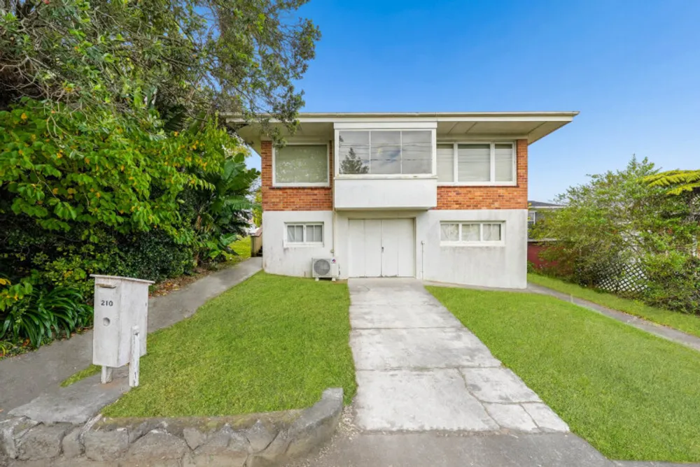 Photos of 210 Blockhouse Bay Road