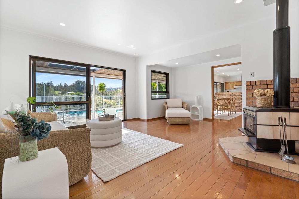 Photos of 382 Whareora Road