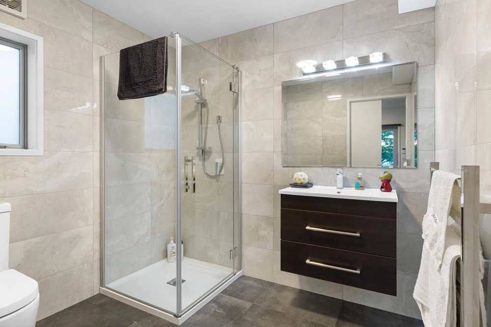 Photos of 202 Vipond Road