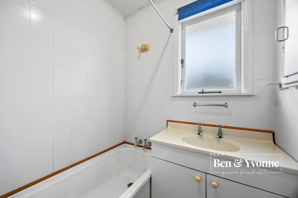Photos of 24 Cotswold Lane