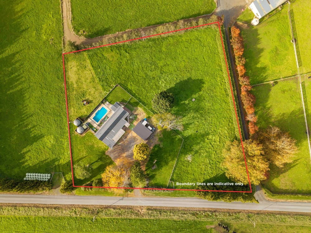 Photos of 216 Manuel Road