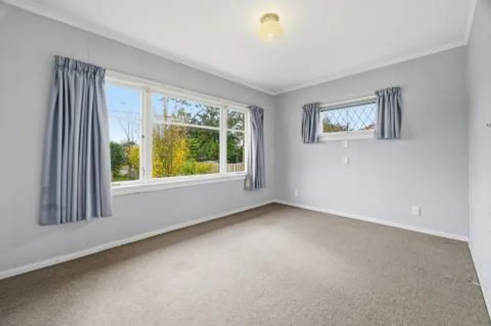 Photos of 25 Russell Road