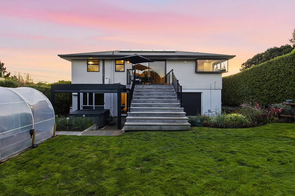 Photos of 30 Te Ara Crescent