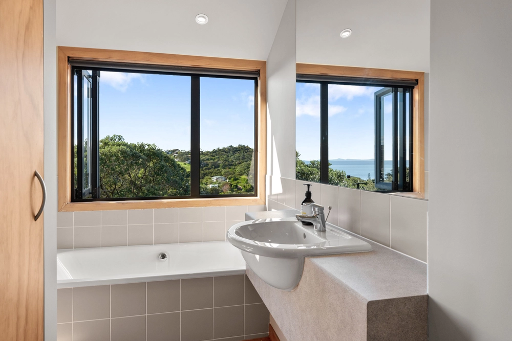 Photos of 31 Marine View Road