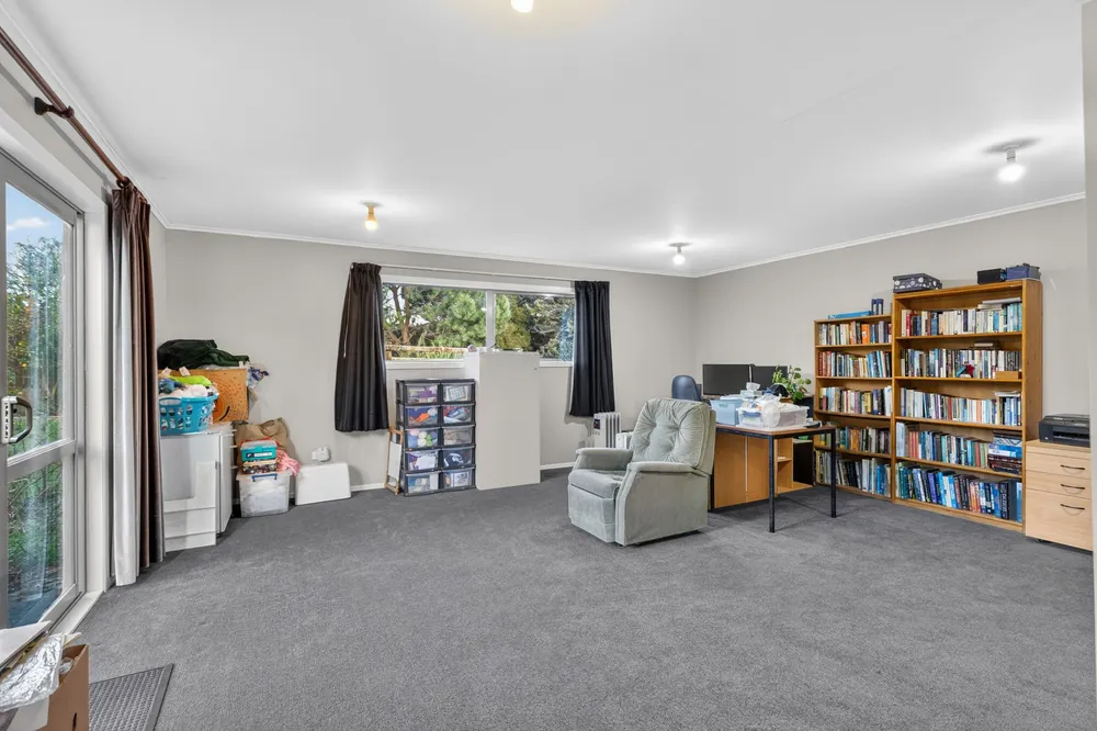 Photos of 15 Great Burke Street