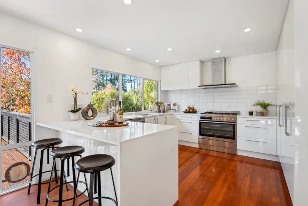 Photos of 23 Glen Oaks